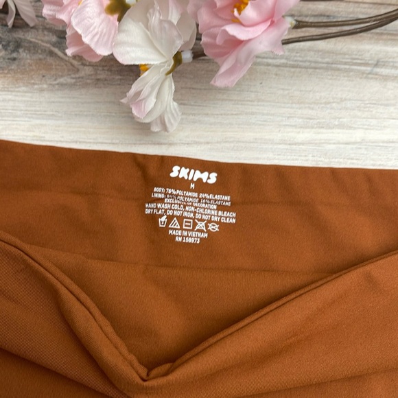 SKIMS Brown Bandeau - Picture 3 of 4